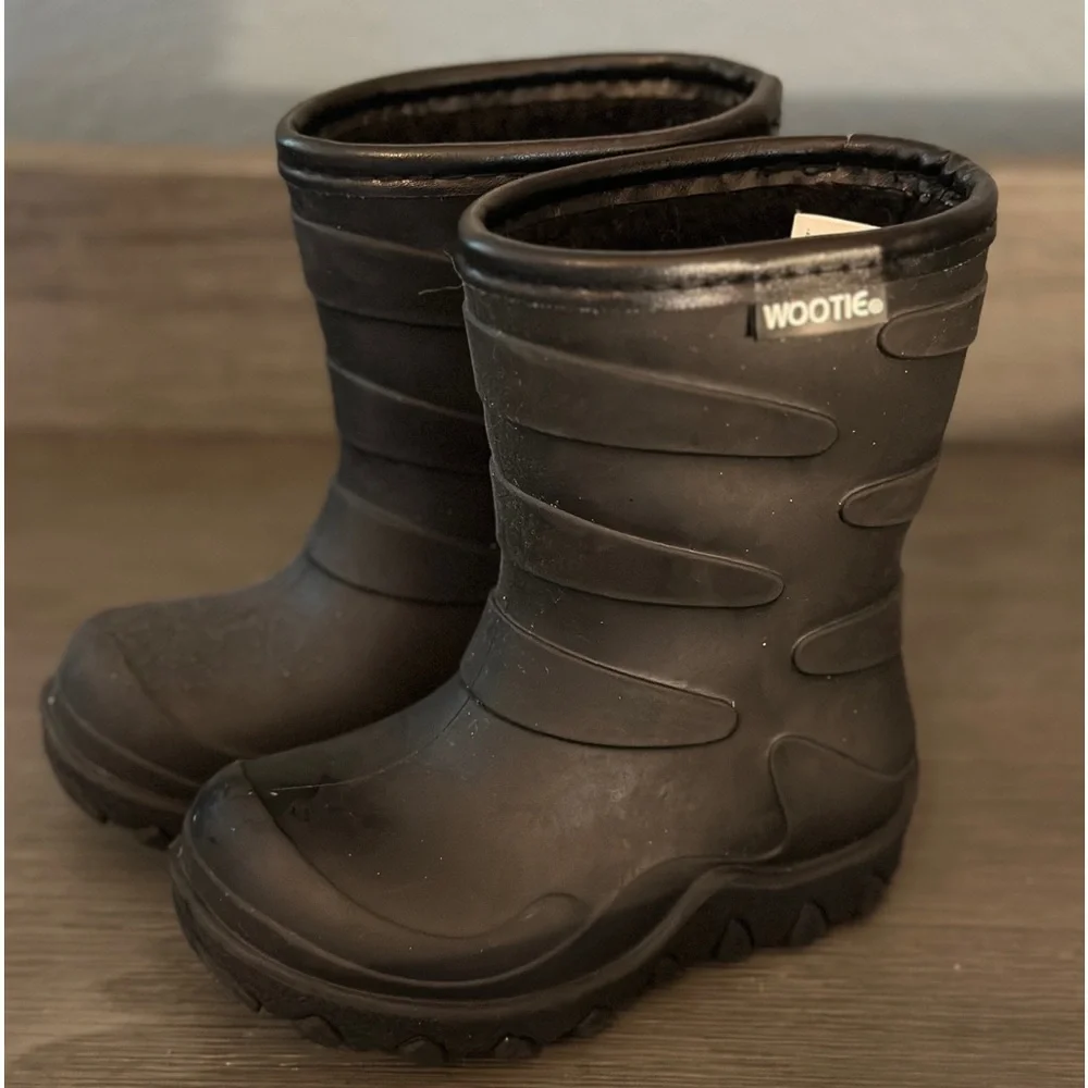 Wootie Rain Boots - Picture 3 of 8